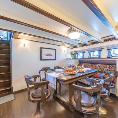 Blue Peter Yacht 12