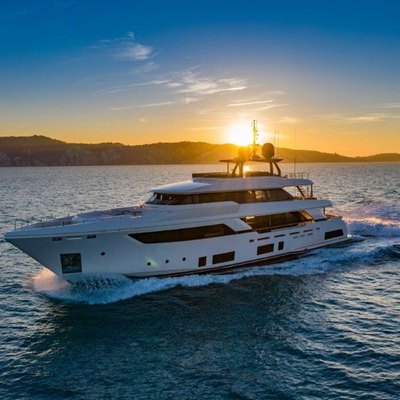 eros yacht rental price