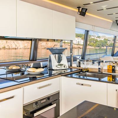 Bluem Yacht 14