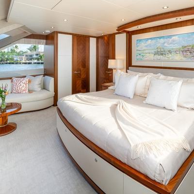Iridescence Yacht 15