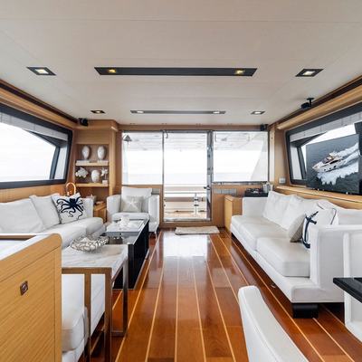 Bon Bon Yacht 15