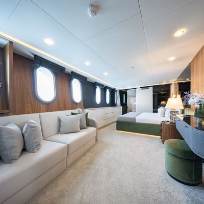 Aeterna Yacht 12