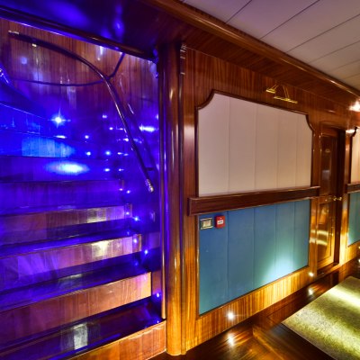 Queen Atlantis Yacht 15