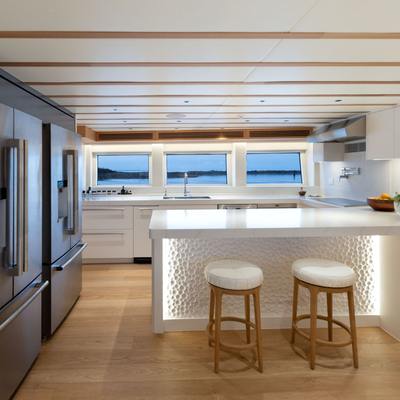 Maximus III Yacht 13