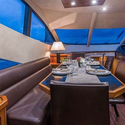 Twins Yacht 14