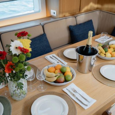 Victoria Yacht 12