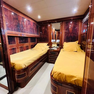 Helios Yacht 12