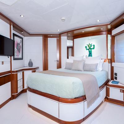 Bunker Yacht 15