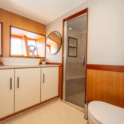 Lila Yacht 14
