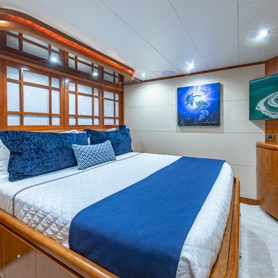 B HAPPY Yacht Charter Price - Hargrave Luxury Yacht Charter