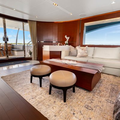 Happy Hour Yacht 12