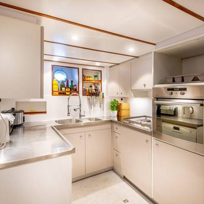 Chantella Yacht 9