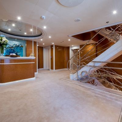 Queen Miri Yacht 15