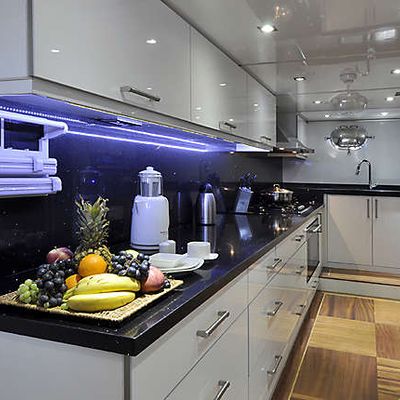 Dolce Mare Yacht 13