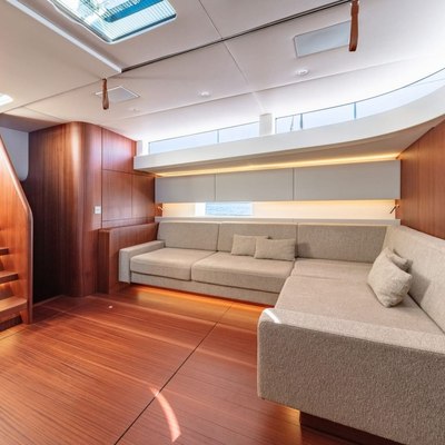 Fitzrovia Yacht 13