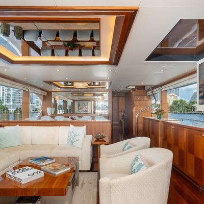 Iridescence Yacht 12