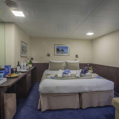 Harmony V Yacht 15