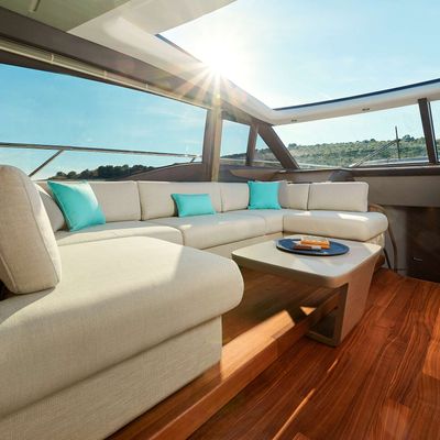 MeSoFa Yacht 12