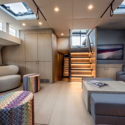 W Yacht 14