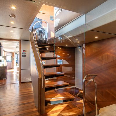 Restless Yacht 15