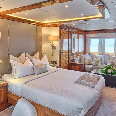 Dragon Yacht 15