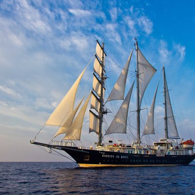 RUNNING ON WAVES Yacht Charter Price - Segel Masten Yachten Luxury ...