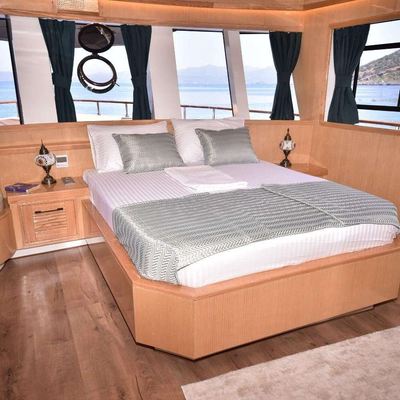 Compass Yacht 14