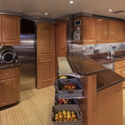 SummerDance Yacht 14