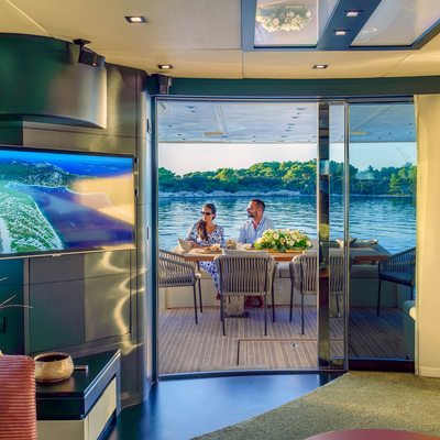 Dalia Yacht 12