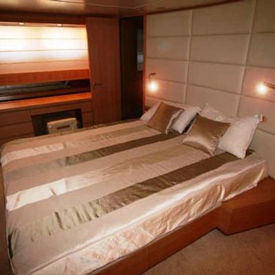 Dream Yacht 8