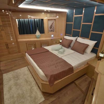 Compass Yacht 15