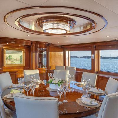 Sanibella Yacht 15