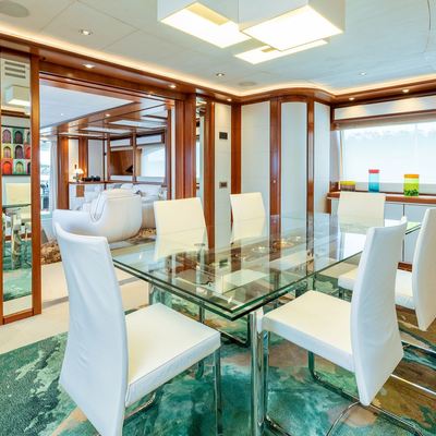 Bunker Yacht 13