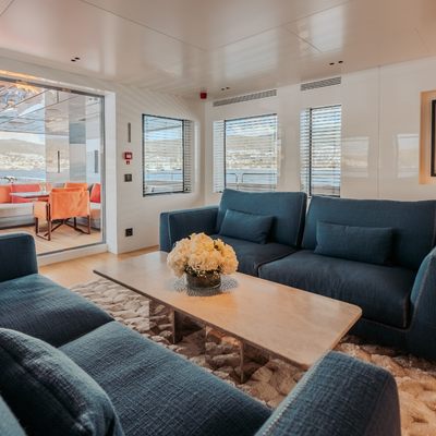 Carmen Yacht 11