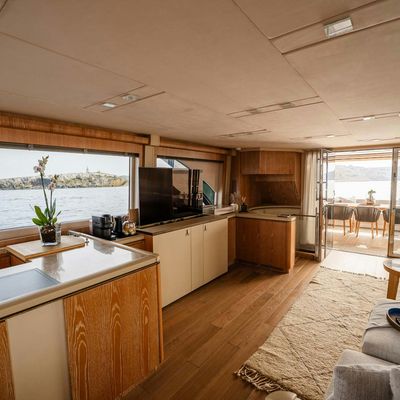 Venus Yacht 11