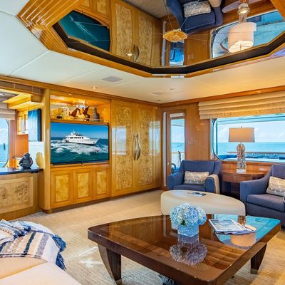 SeaQuest Yacht 12