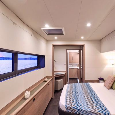 Aphaea Yacht 13