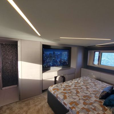 Amici Yacht 12
