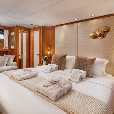 Karma Yacht 14