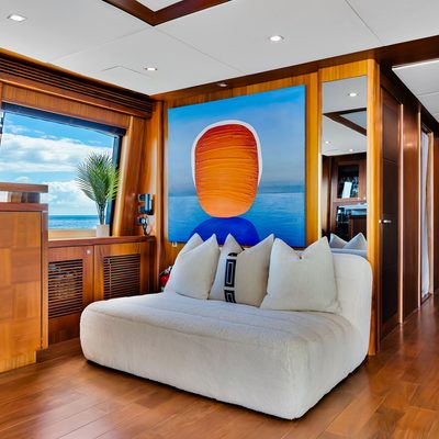 Natural 9 Yacht 15