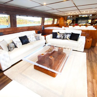 Infinity Yacht 12