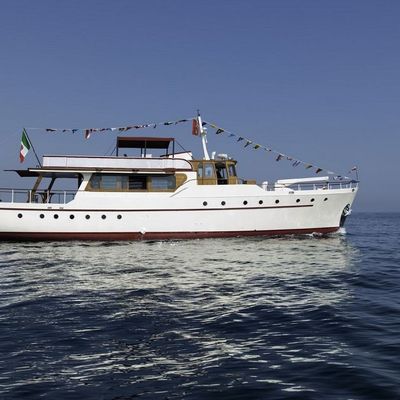 Emerald Yacht 9