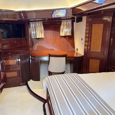 Parea Yacht 15