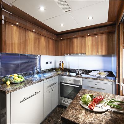 Oasis Yacht 12