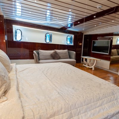 Mim Saka Yacht 15