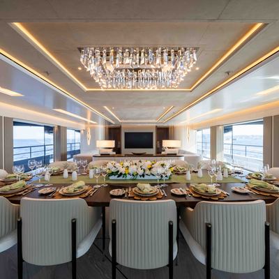 Symmetry Yacht 15