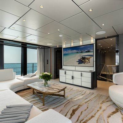 Lady Dia Yacht 13