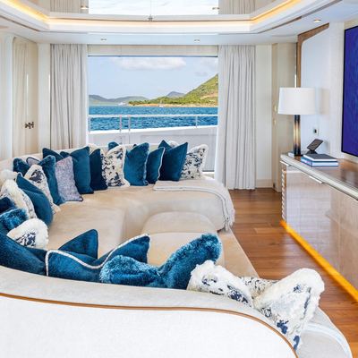 Amor a Vida Yacht 12