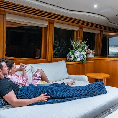 B Happy Yacht 14
