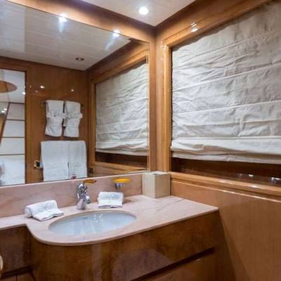 Notus Yacht 13